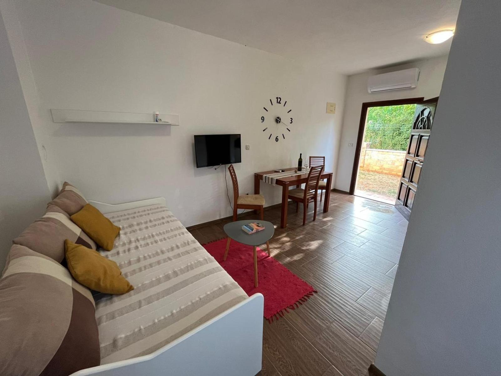Studio Apartman San 3 Liznjan Phòng bức ảnh
